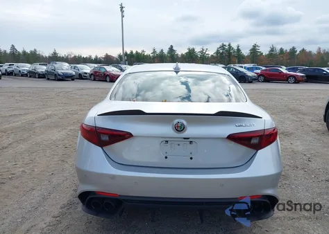 2017 Alfa Romeo Giulia Quadrifoglio Rwd z USA, uszkodzony, nr VIN ZARFAEAV6H7549421